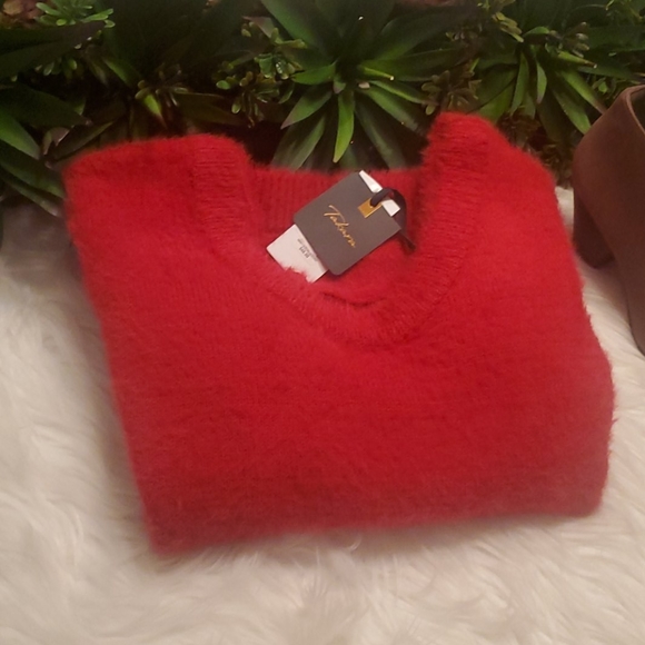 NWT 🎄 TAKARA SWEATER 🎄🤩FINAL SALE - Picture 5 of 7